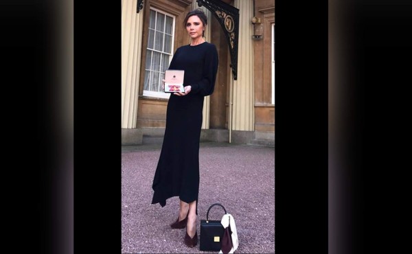 Victoria Beckham recibe condecoración