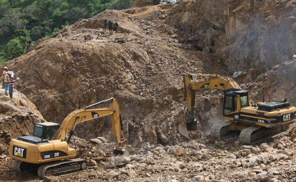 Más de 72 horas de búsqueda de mineros soterrados en Choluteca
