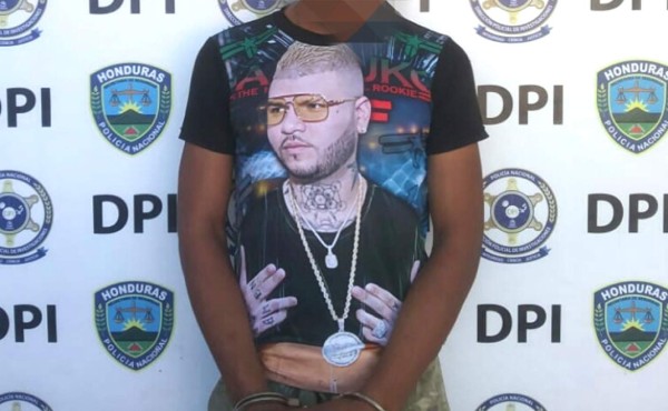 Con 27 libras de supuesta marihuana detienen a joven en Trujillo