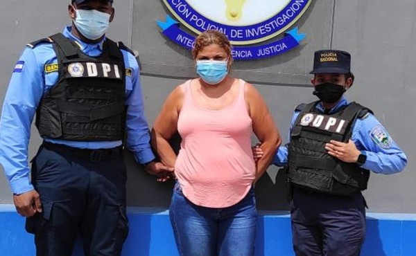 Atrapan a comerciante sospechosa de ser cómplice de asesinato en La Masica