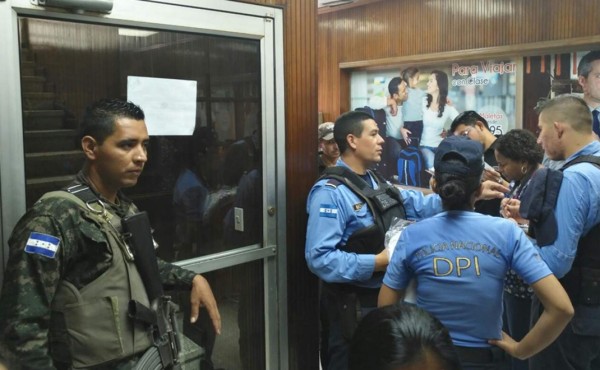 Salvadoreño muere dentro de las oficinas de Migración en San Pedro Sula