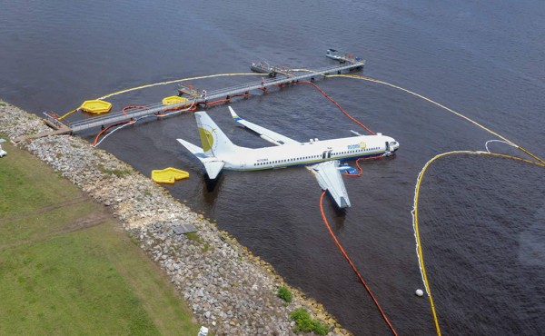Revelan la falla técnica del Boeing 737 que terminó en un río de EEUU