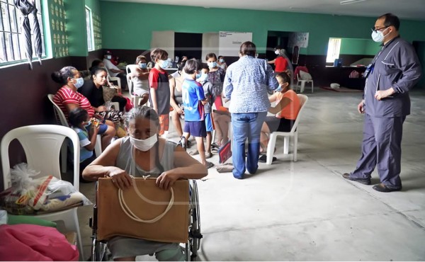 Damnificados abarrotan los albergues en San Pedro Sula