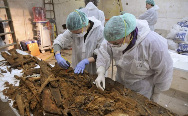 Forenses españoles creen haber hallado restos óseos de Miguel de Cervantes