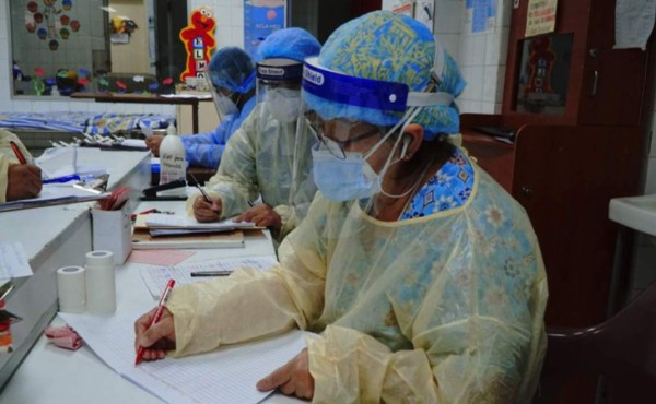 Más de 5,000 profesionales contratados por Código Verde combaten la pandemia