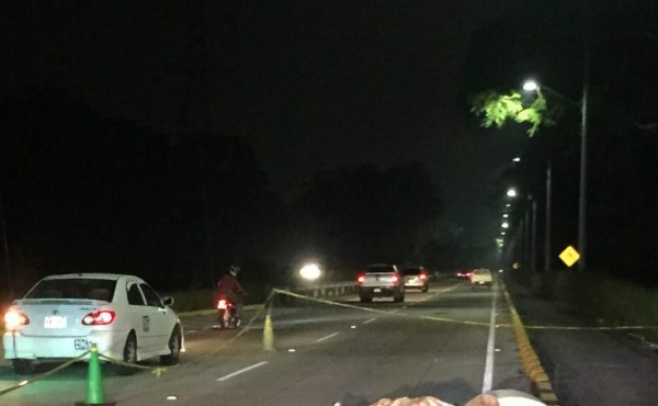 Lanzan cadáver desde vehículo en el segundo anillo periférico