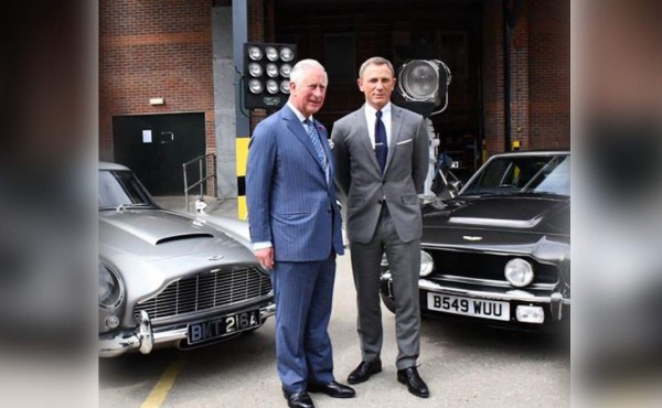 El príncipe Carlos es invitado a participar en la próxima película de James Bond