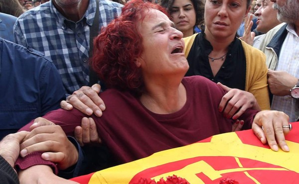 Turquía apunta a Isis por el peor atentado en su historia