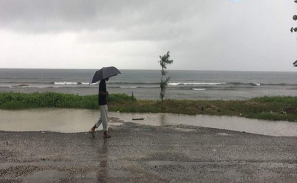 Emiten alerta amarilla para Islas de la Bahía ante tormenta tropical Nana