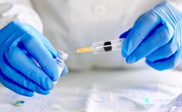 El martes inicia vacunación de personal de la salud con lote de AstraZeneca