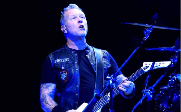 Líder de Metallica actuará junto a Zac Efron