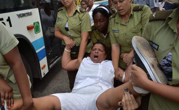 Detienen a decenas de opositores en Cuba antes de llegada de Obama
