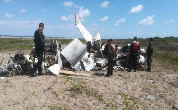 Hallan supuesta narcoavioneta en barra de Chamelecón, en Bajamar