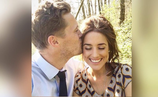 Queda viudo y se enamora de mujer idéntica a su esposa