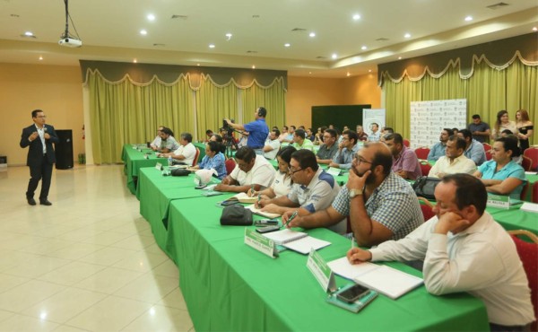 Buscan elevar competitividad de ingenieros  