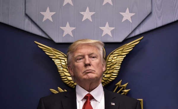 Trump acusa al New York Times y al Washington Post de 'deshonestos' 