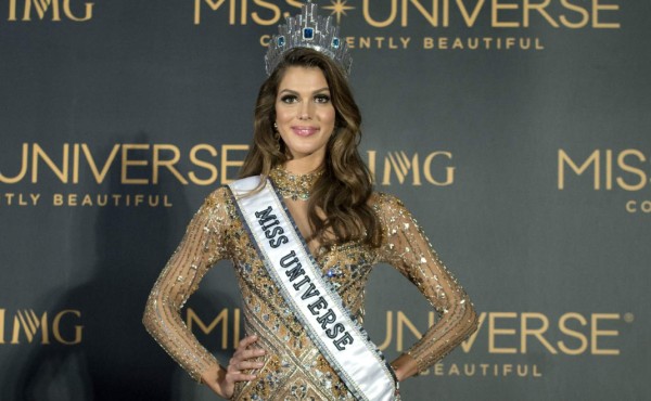 Fotos levantan rumor sobre sexualidad de Miss Universo