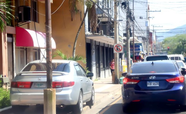 Con deudas y sin medicamentos por pagar grúas municipales