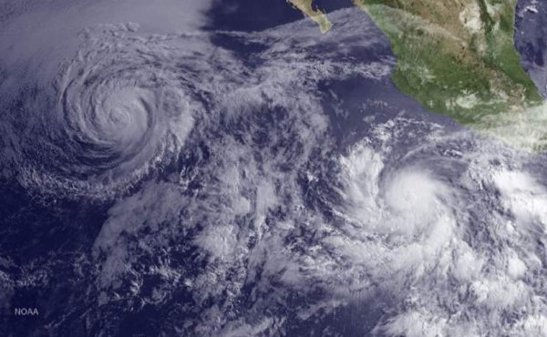 Huracán Blanca alcanza categoría 4 y amenaza a México