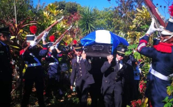 Sepultan a policía que fue asesinado en San Pedro Sula