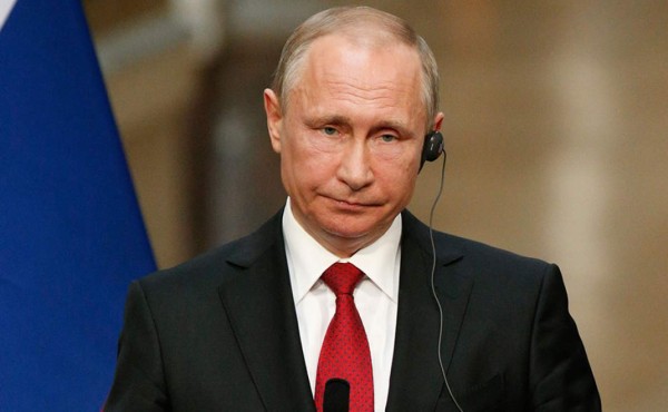 Putin denuncia la rusofobia y elogia la 'sencillez” de Trump