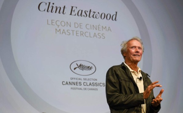 Clint Eastwood celebra 90 años sin pensar en el retiro