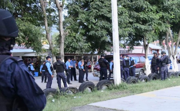 Identifican a muerto dentro de busito tras rescate de 'El Porkys'