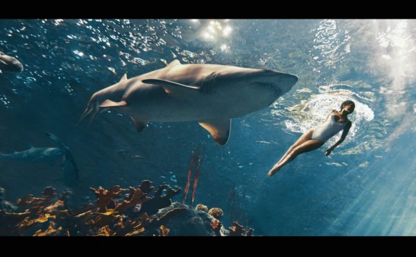 Rihanna devorada por un tiburón