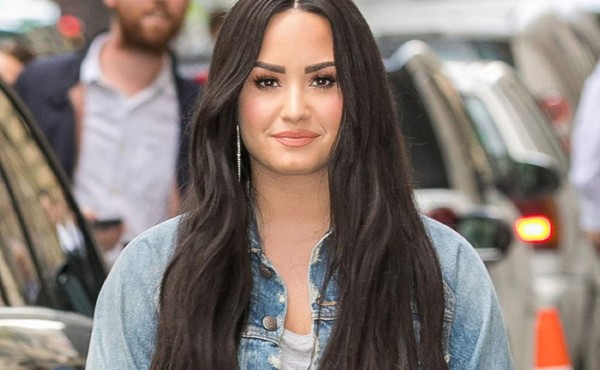 Demi Lovato escandaliza presumiendo embarazo