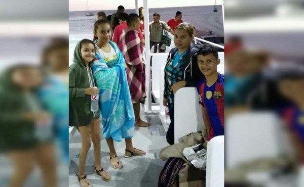 Rescatan a siete personas que naufragaron en alta mar en La Ceiba