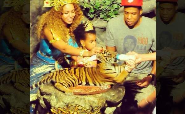 Beyoncé y Jay Z son criticados por fotografiarse junto a un tigre