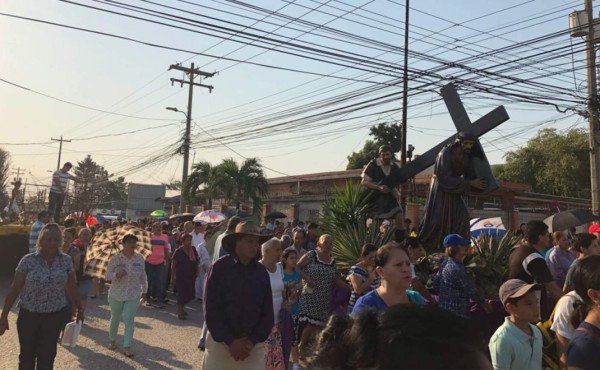 Feligresía hondureña rememora el calvario de Jesús