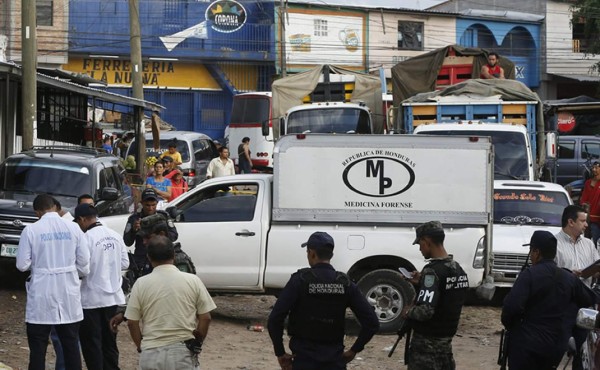 Matan a comerciantes cuando colocaba productos en su negocio