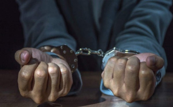 Por supuesta extorsión envían a prisión a un miembro de la Policía Nacional