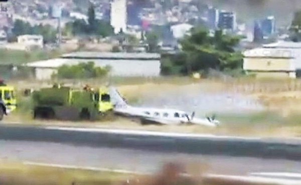 Avioneta aterriza de emergencia en aeropuerto Toncontín
