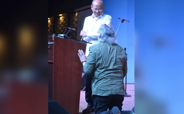 Pastores René Peñalba y Carlos Marín se reconcilian después de 20 años distanciados