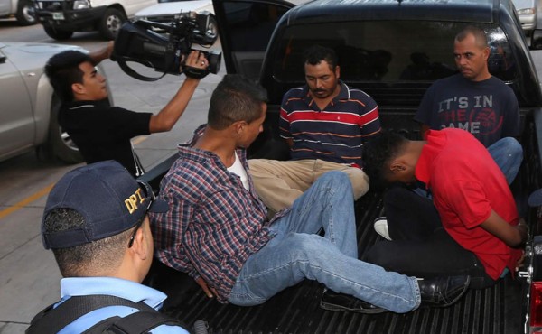 Policía libera a secuestrado y caen sus captores