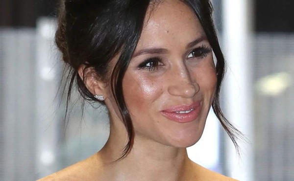 Meghan Markle muestra piel con vestido escotado durante cena privada