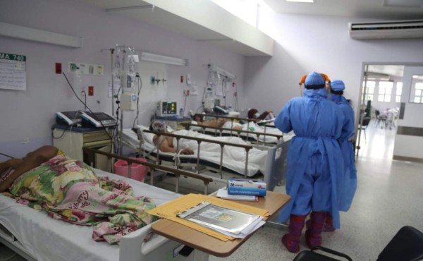 Salud asegura que hay suficientes camas en hospitales para pacientes COVID-19