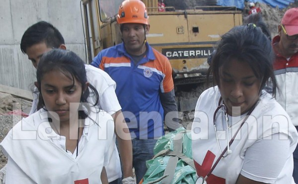 Mueren tres obreros tras derrumbe en una construcción de Tegucigalpa