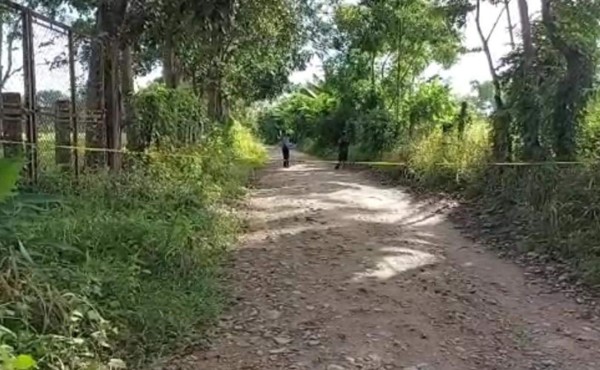 Hallan cadáver de una mujer envuelto en sábanas en Omoa, Cortés