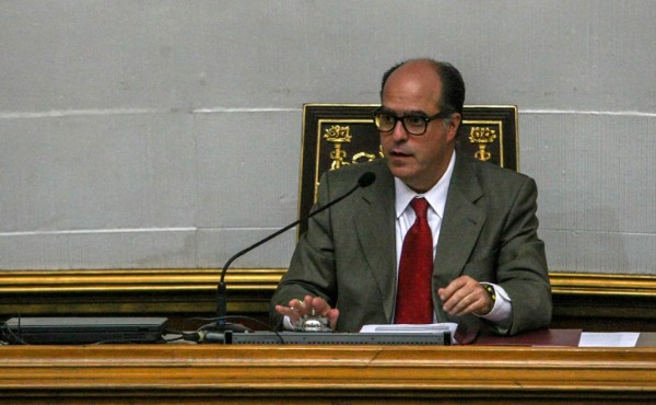 El Parlamento venezolano rechaza la Constituyente propuesta por Maduro por 'ilegal'