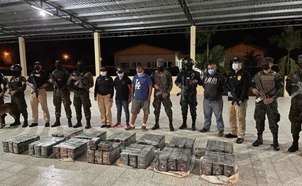 Decomisan 395 kilos de cocaína y detienen a tres hombres