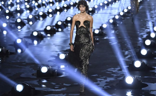 París reabre una semana de la moda a prueba de cansancio