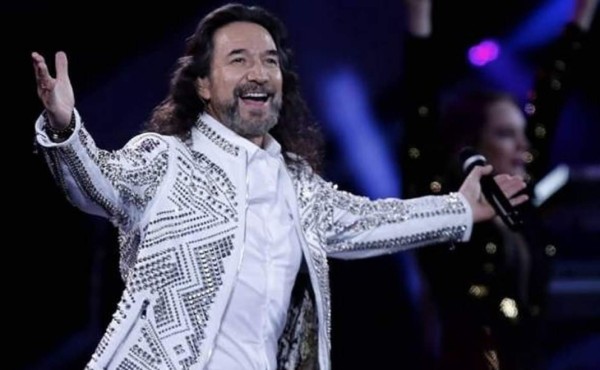 Marco Antonio Solís, 'El Buki', presume bellezas de Honduras