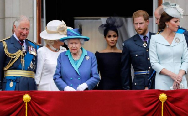 Familia real reacciona tras aborto de Meghan