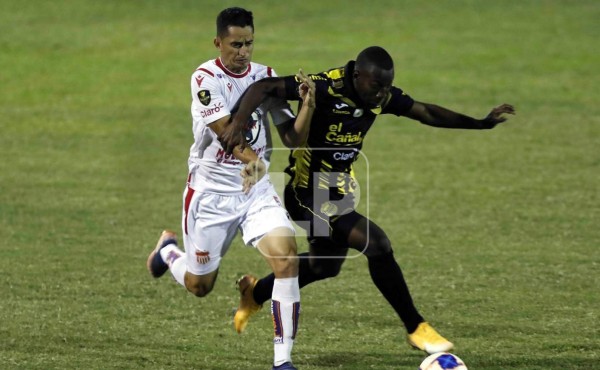 El poste y 'Buba' López salvaron al Real España contra el Vida