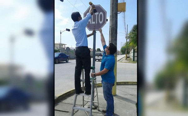 Mejoran señalización vial en calles de Puerto Cortés