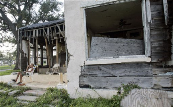 Houston decide aguardar a Ike en lugar de escapar