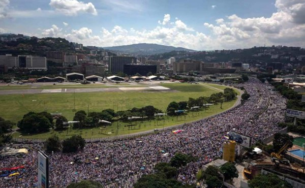 1,2 millones de venezolanos marchan contra Nicolás Maduro